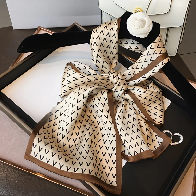 New for 2025, Made from 100% Mulberry Silk, Featuring a Double-Sided V-Pattern in White And Brown, This Luxurious - Detail 1