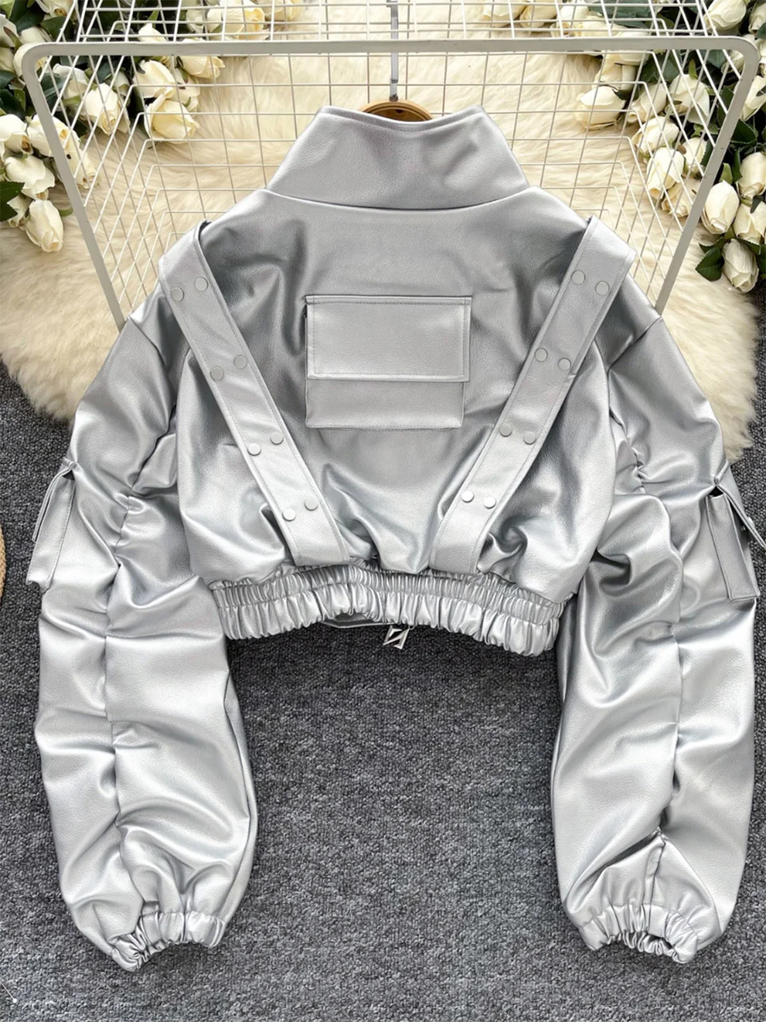 Kurtka Croysier z długim rękawem ze sztucznego PU High Street Fashion Metal Rivet Pockets Cropped Jackets Dla kobiet Odzież zimowa