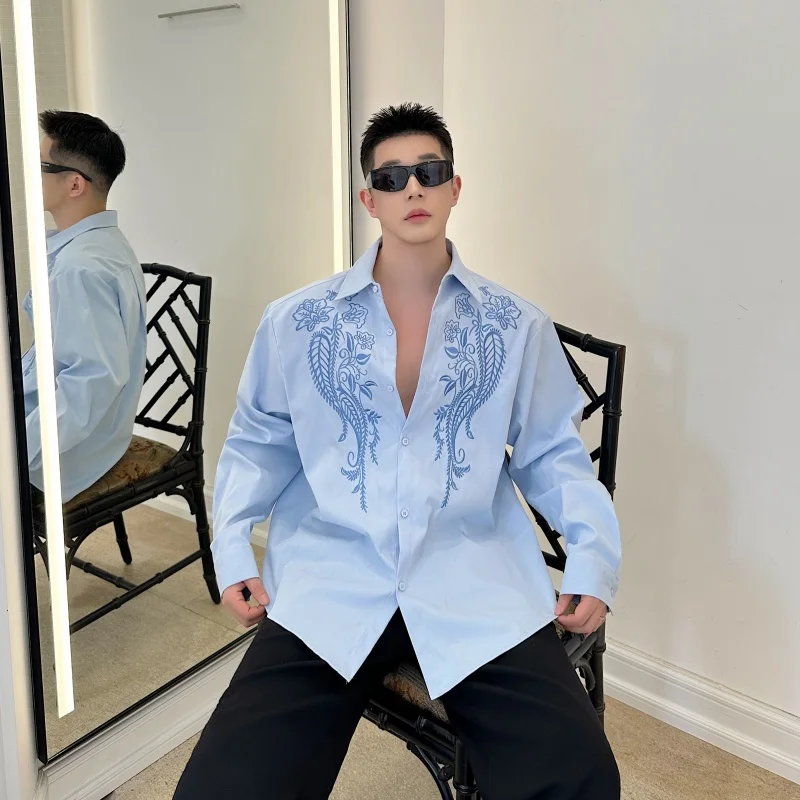 

Синяя мужская рубашка свободного кроя с вышивкой и длинными рукавами, модная, в корейском стиле, не требует глажки, летняя рубашка с воротником-стойкой.
