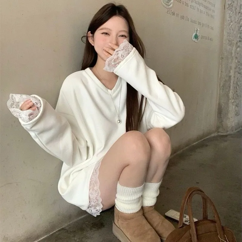 

Женские однотонные топы с кружевной отделкой и длинными рукавами, футболка с круглым вырезом, осень-зима, теплые белые офисные женские футболки с v-образным вырезом в корейском стиле