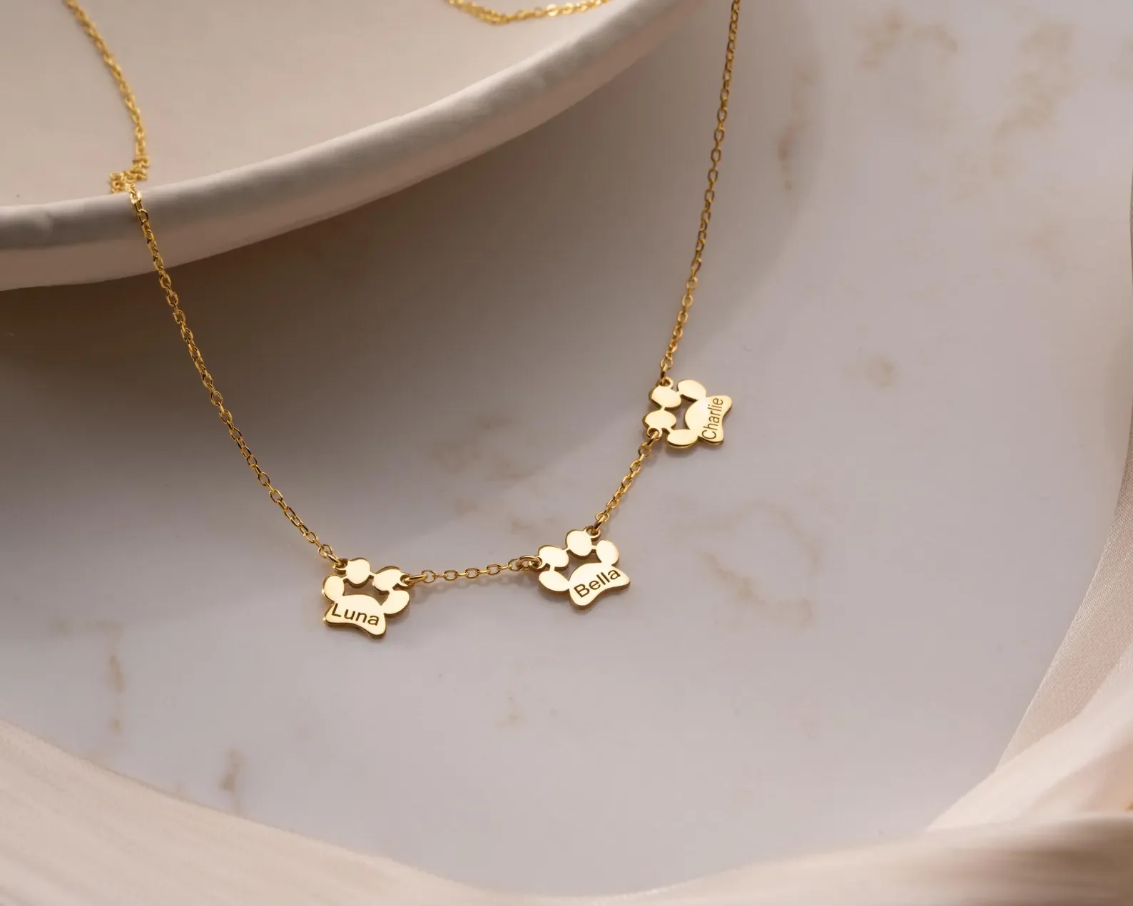 Personalized Tiny Dog Paw Necklace Paw Print Name Necklace Custom Minimalist Pendants Pet Necklace Family Jewelry Gift for Her
