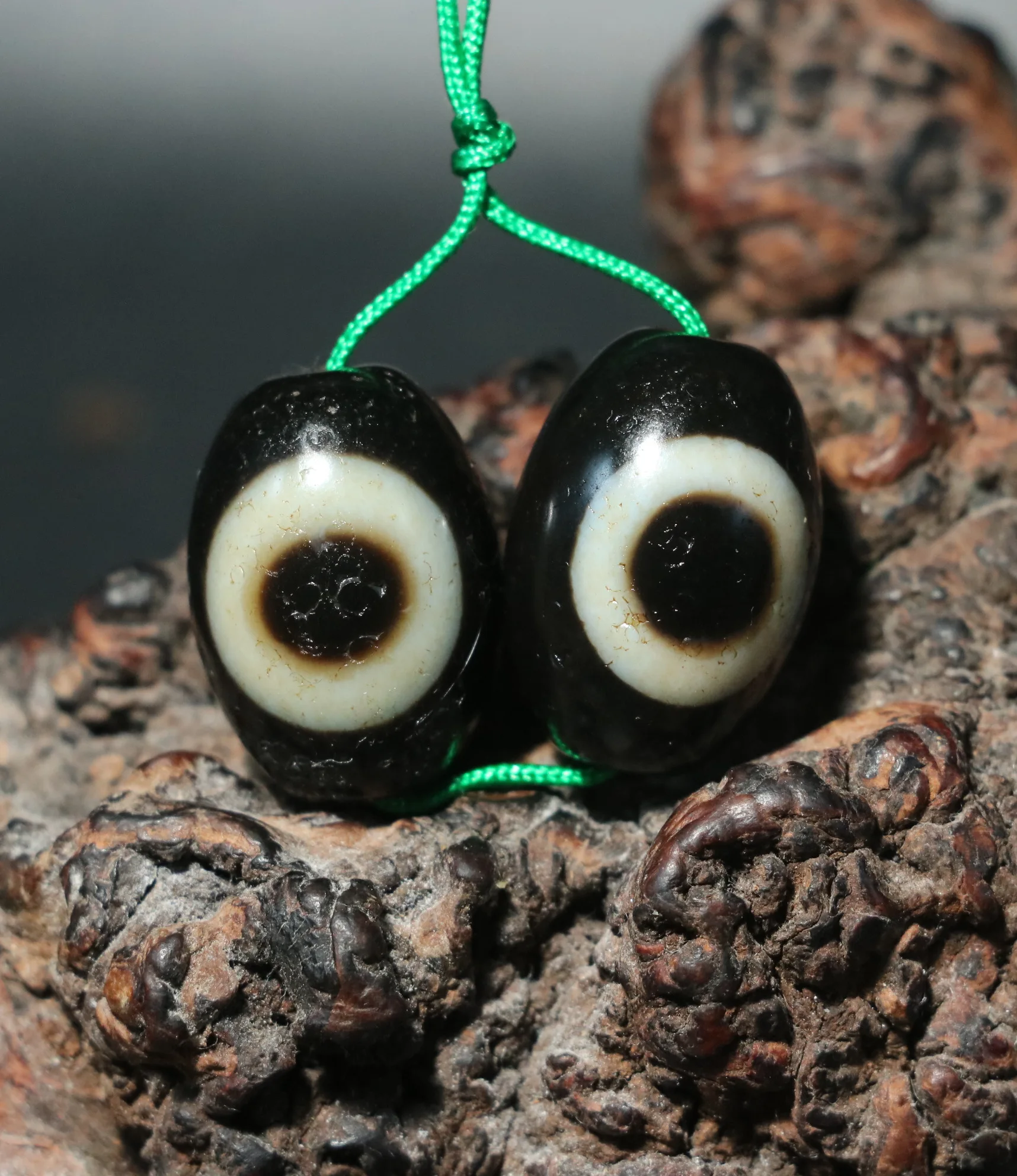 A Pair of Treasure Unique Ultra Magic Power Tibetan Old Agate One Eyed Dzi Bead For Jewelry 5A $$$ Timestown UPD22