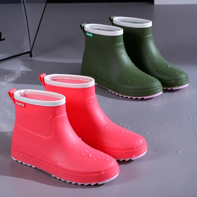 Women\'s Adult Fashion New Rain Boots Short Tube Waterproof Non-slip Rain Boots Warm Plus Cotton Work Rain Boots Size 36-40