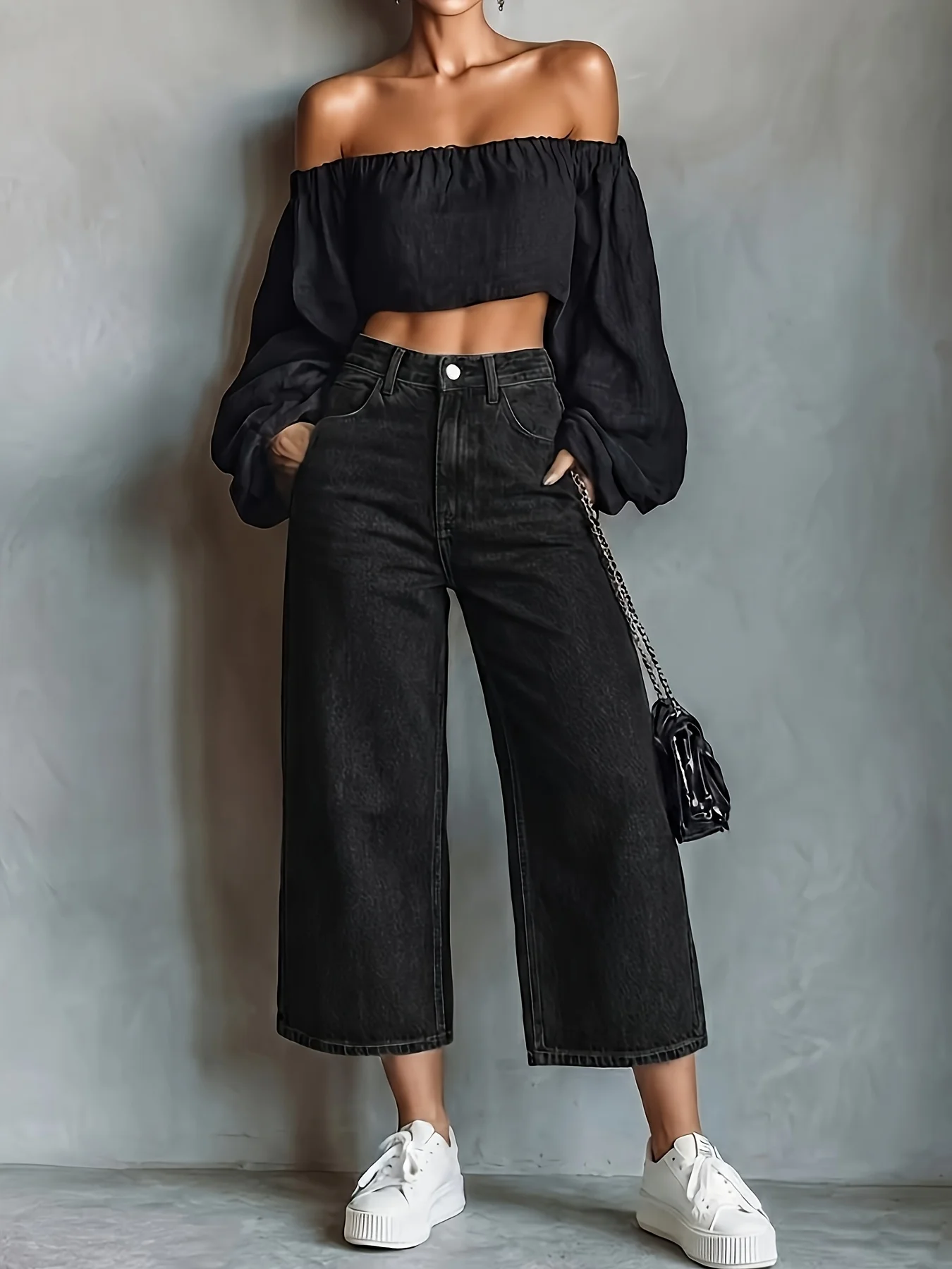 Women's High-Waisted Wide-Leg Cropped Jeans in Black