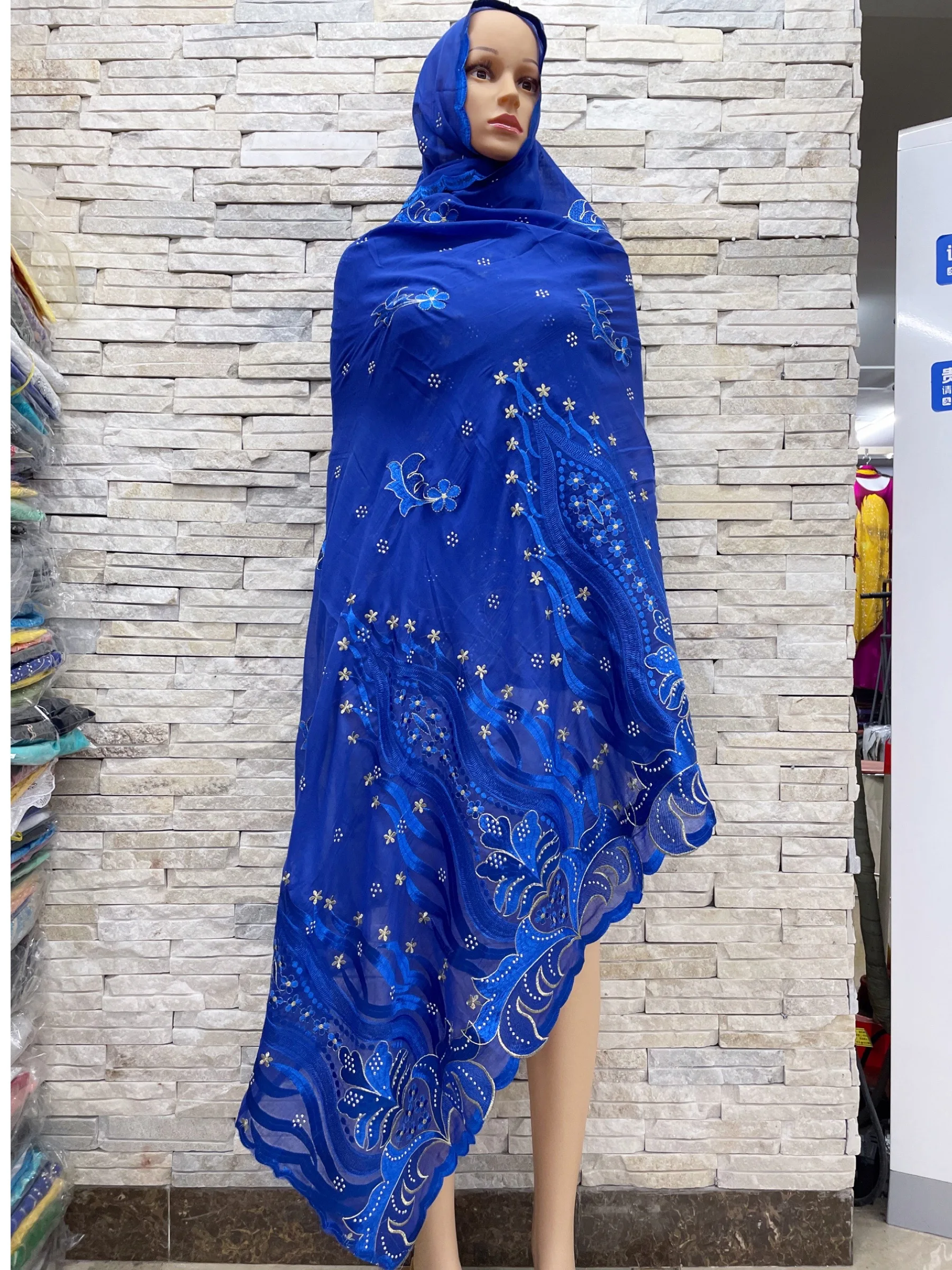 New Latest Hot Sales 100% Cotton Big Size Scarf African Women Hijab Scarf Hollow Embrodiery Muslim Scarf For Shawls Pashmina