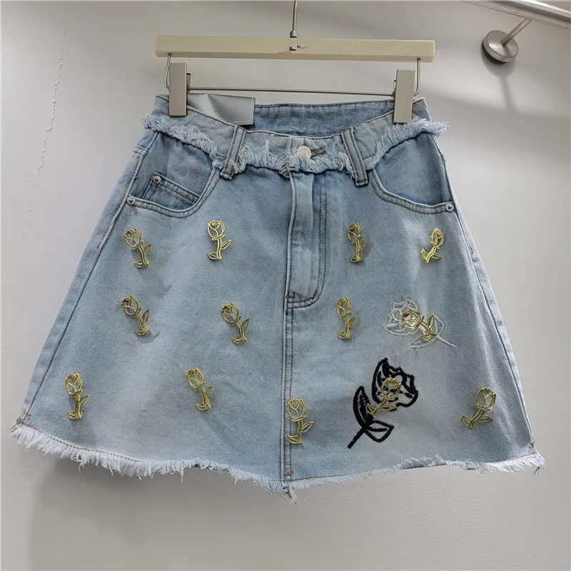 

Джинсовая мини-юбка с вышивкой розами - женская летняя облегающая юбка с высокой талией (защита от просвечивания)