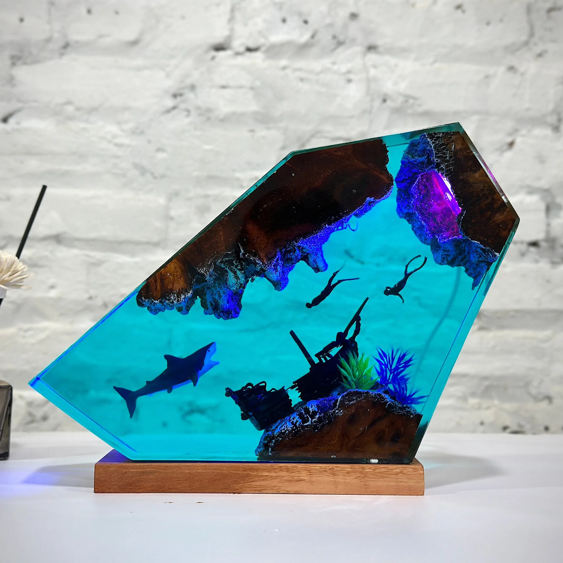 NEW Creative Great White Shark Couple Diver Nightlight Diving Theme Summer High-end Gift for Friend Decoration Crafts