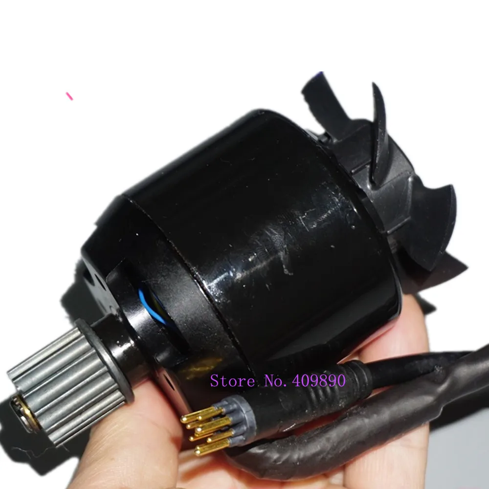 Top-Quality 24V Imported Electric Skateboard Motor 56mm Diameter 130KV Brushless Motor with External Rotor and Hall Sensor