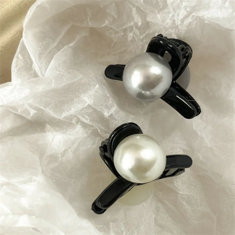 2Pcs Fashion Exquisite Pearl Mini Hair Claw For Women Girls Sweet Pearl Shark Clips Versatile Simple Hair Accessories Gifts