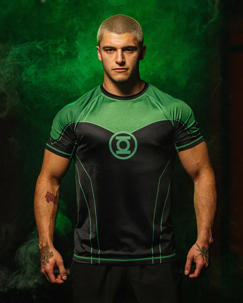 Green Lantern Herren T-Shirt in Grün-Schwarz, eng anliegend, kurzärmelig, für Fitnessstudio, Training, schnelltrocknend, Sport-Fitness-T-Shirt – Detail 7