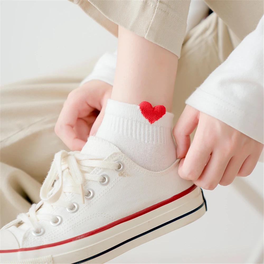 INS New Cute 3D Red Love Heart Ankle Socks Women's Funny Happy Summer Fresh Literary Solid Color College Style Short Sokken — zdjęcie 5