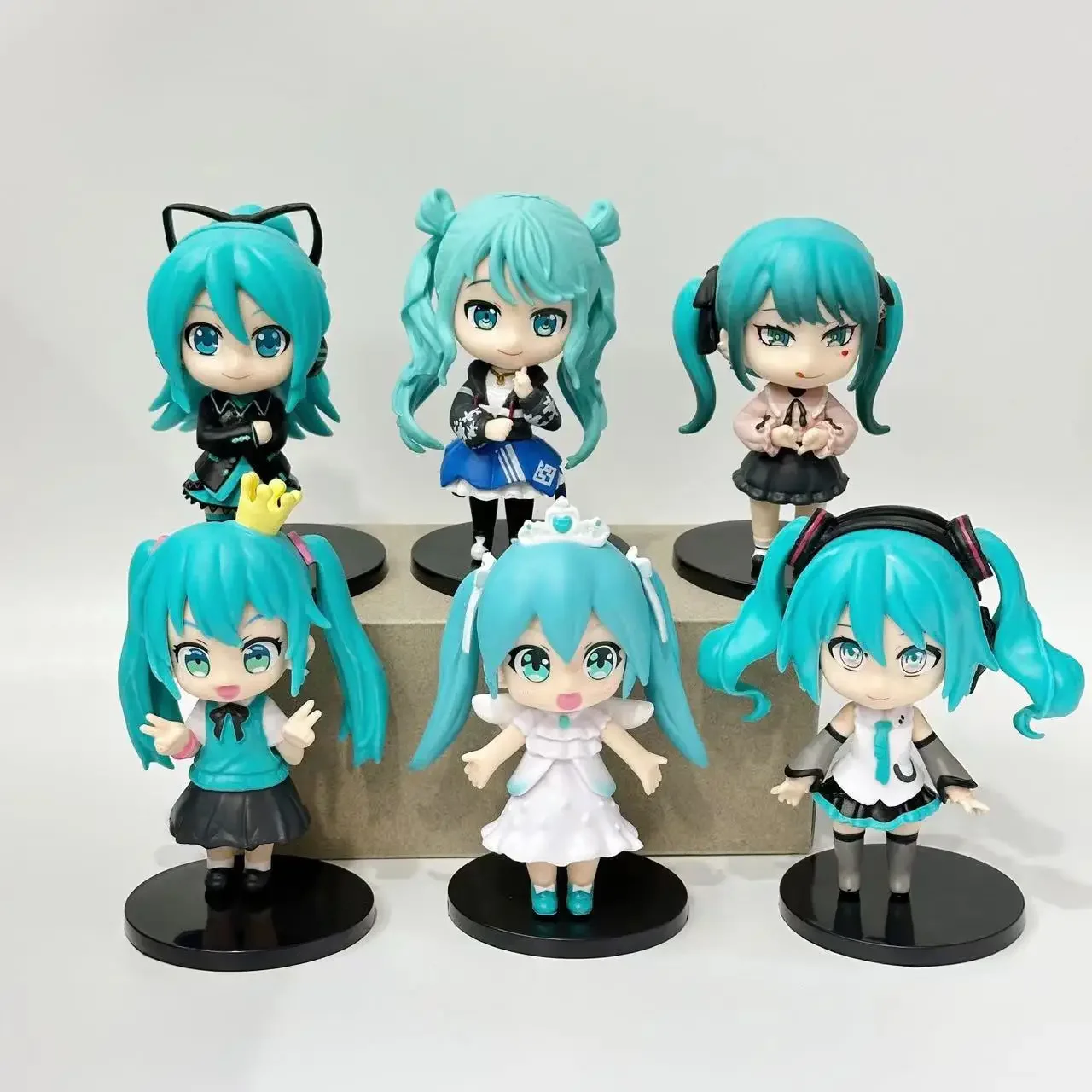 6 Pcs Small Hatsune Miku Hand Animation Peripheral Gifts Car Chassis Hand Model 10 Cm Ornaments