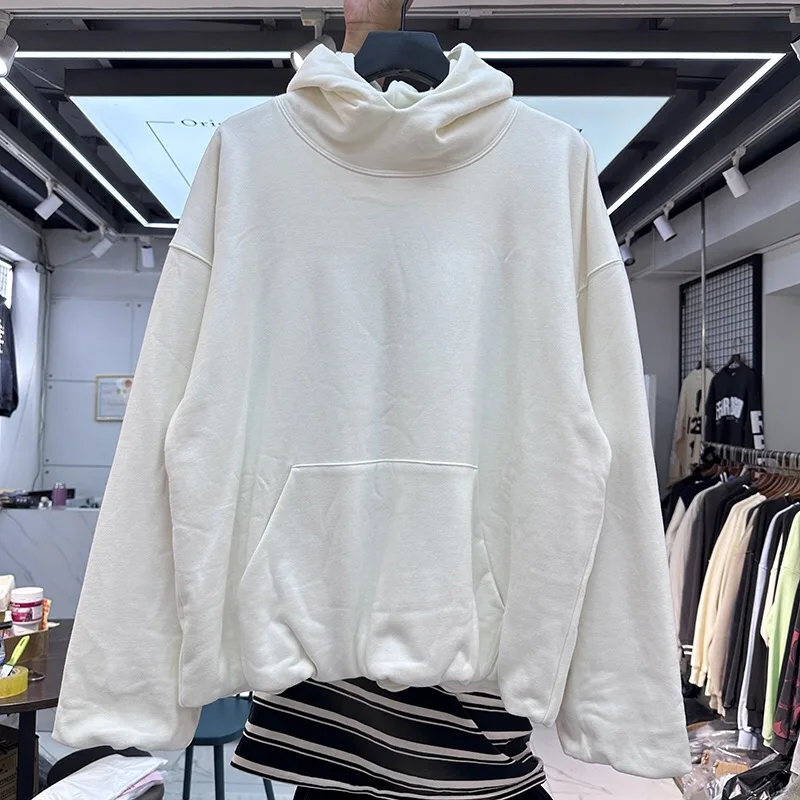 Double-collar hoodie with lantern sleeve profile