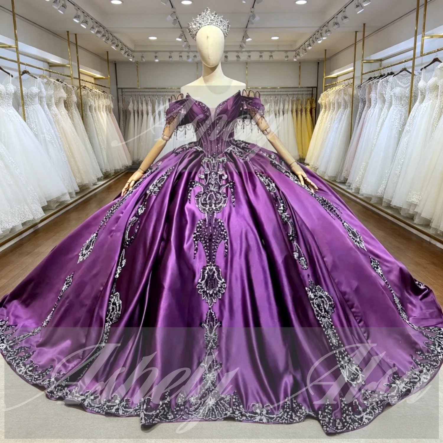 

Luxury Purple Quinceanera Dresses Cap Sleeve Beading Applique Bow Ball Gown Prom Special Occasion 15 16 Party Pageant Customized