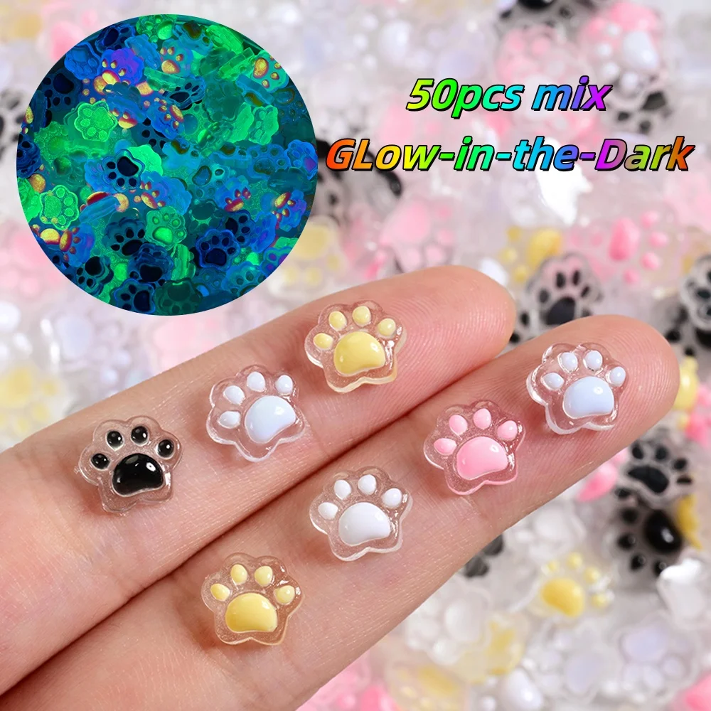 50 stücke Cartoon Katze Klaue DIY Nagel Dekorationen Mix Süße Semi-Transparent Nagel Charms Leuchtende Nail art Schmuck Für Musik Festivals