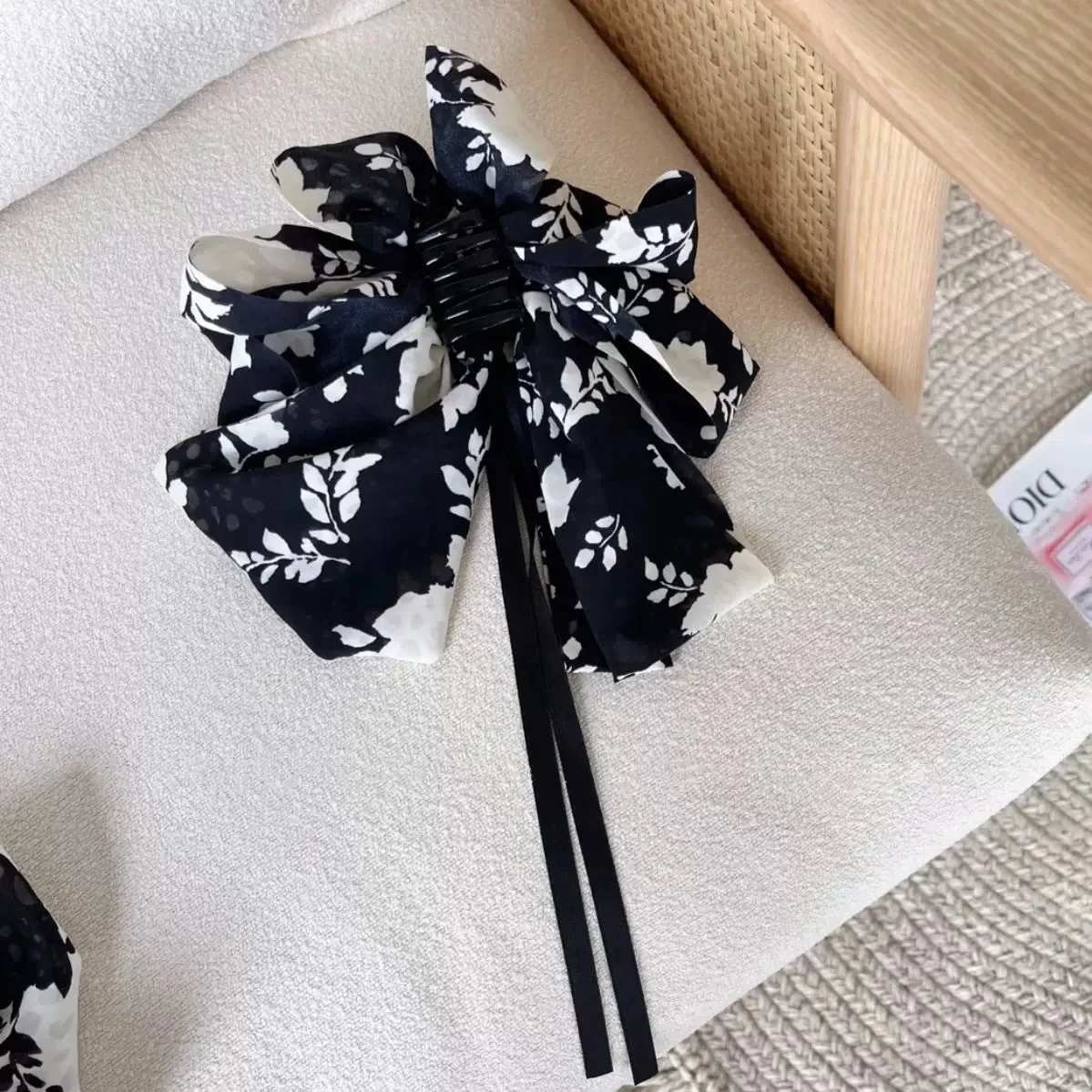 French retro printed bow clip with black and white leaves floral ribbon lazy man clip versatile headwear