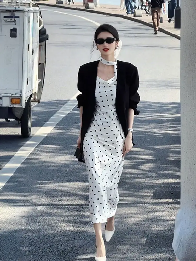 طقم بدلة مزاجه للنساء للربيع والخريف نمط جديد بدلة سترة شريطية فستان منقط طقم مكون من قطعتين