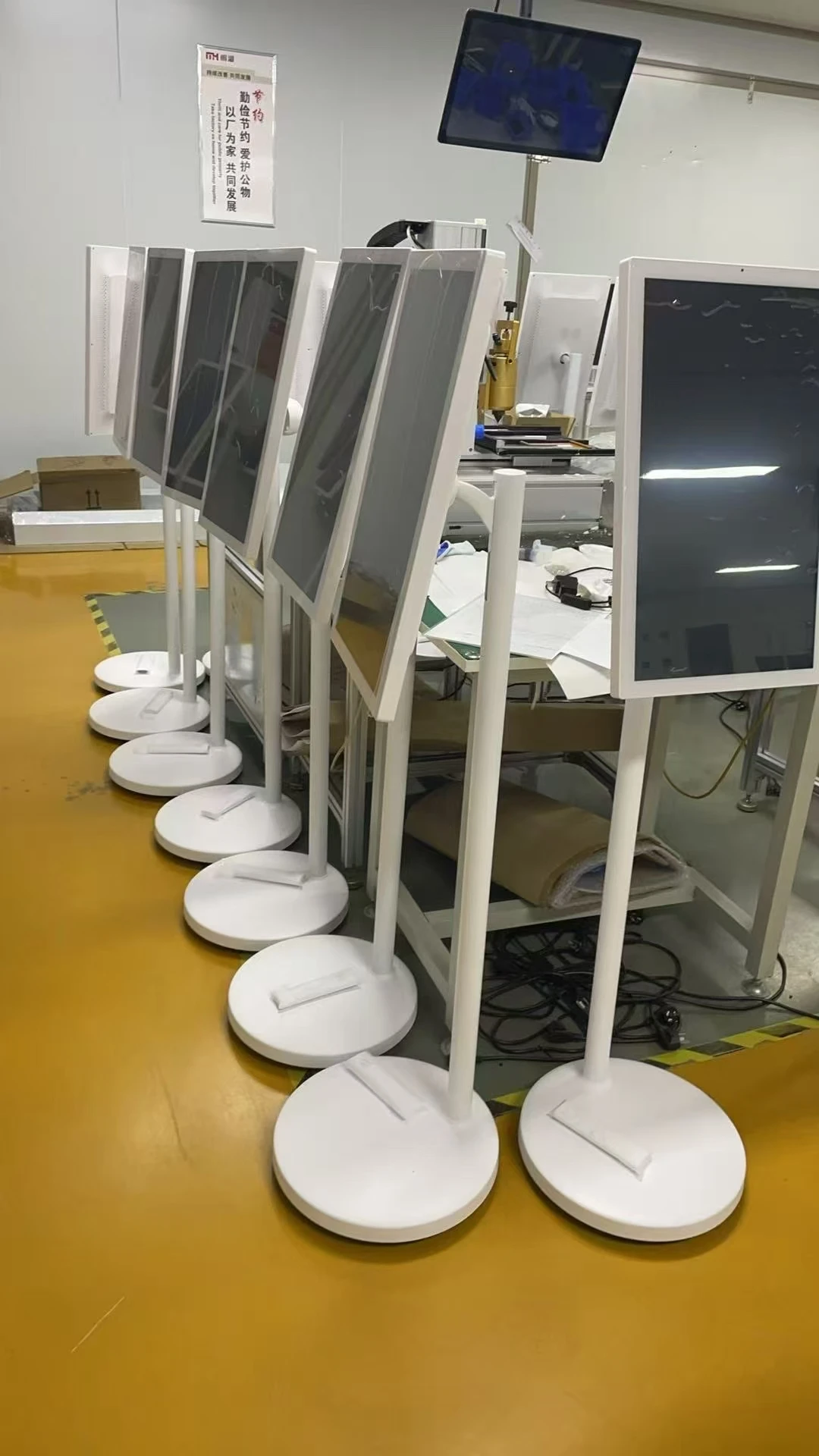 Interactive 21.5 Inch LCD Android Touch Screen Indoor Portable Smart Tv Floor Standing Smart Tv with USB