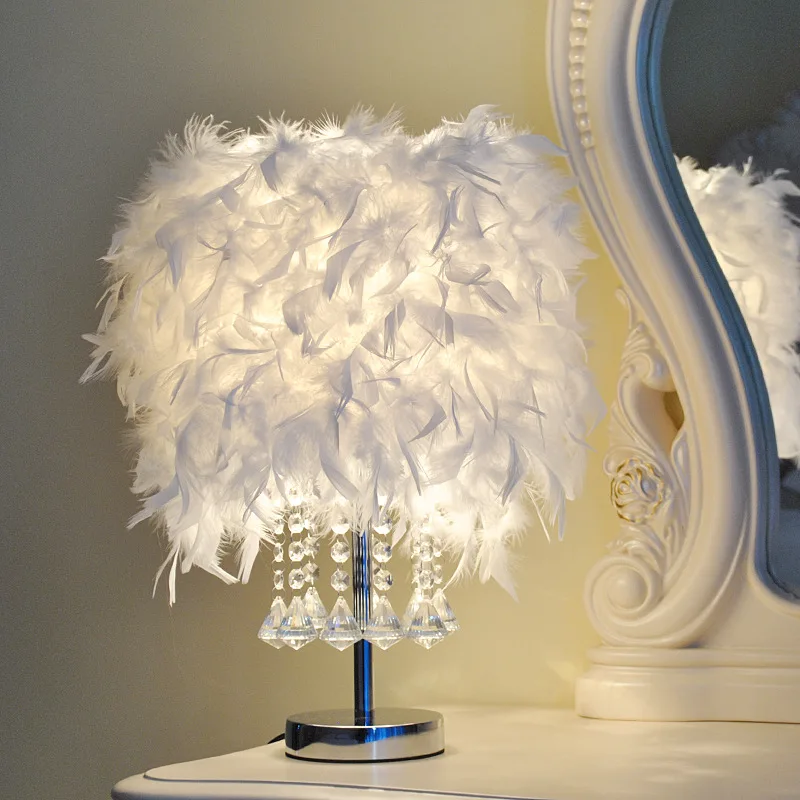 Luxury Feather Table Lamps Bedroom Bedside Nightlight Indoor Room Decorating Lighting Desk Light Tabletop Lighting Supplies