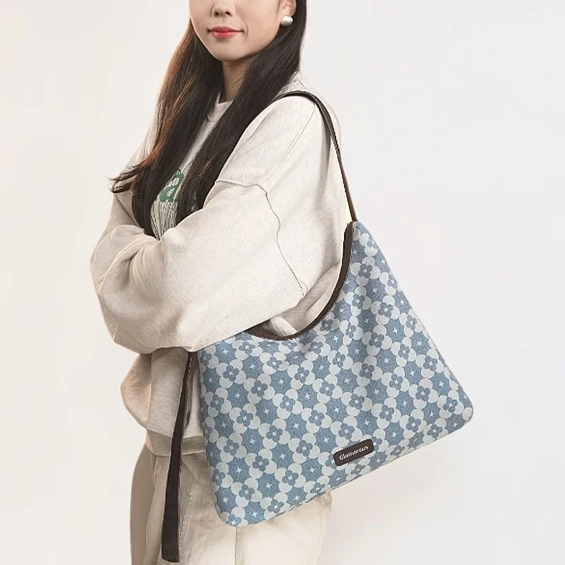 borsa-a-tracolla-unisex-in-tela-con-stampa-a-cuore-a-mezzaluna-nuova-collezione-2026