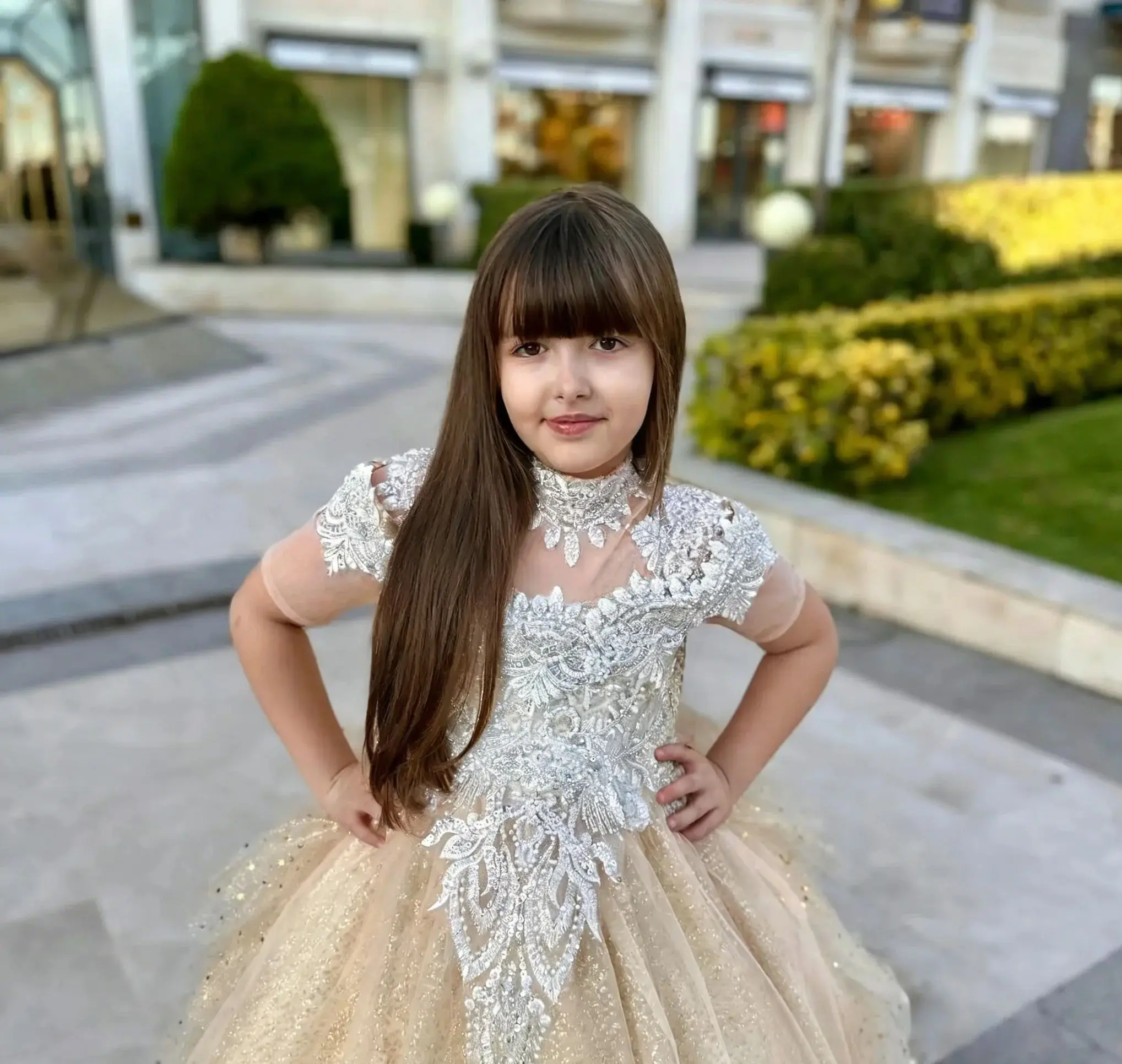 Customized Flower Girl Dresses for Wedding with Trail Tulle Layered Kids Lace Appliques First Communion Birthday Ball Gowns