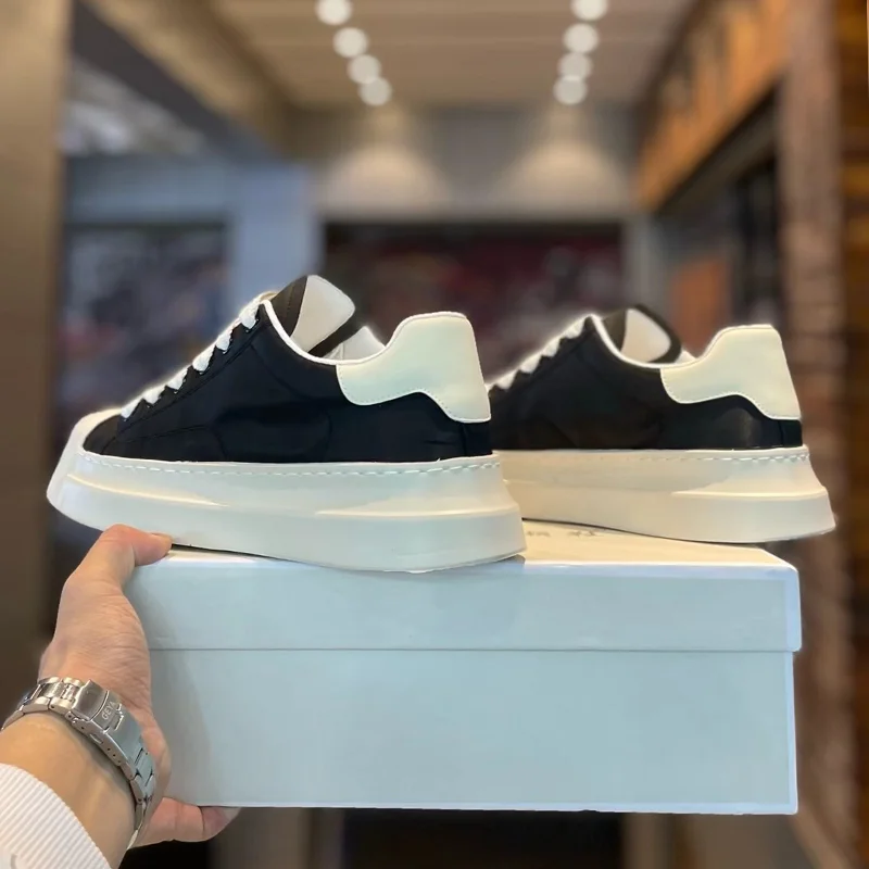 2025 Summer New Mesh Ultralight Professional Running Shoes Sneakers, lightweight, breathable and shock-absorbing.