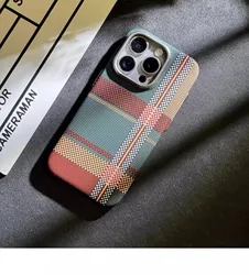 Magnetyczny wzór z włókna węglowego Kevlar do iPhone'a 16Pro 15 Pro Max 14 13 12 Pro Spersonalizowane etui na telefon w kratę do 12 13 14 Pro Max