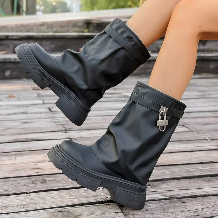 Women's Boots 2025 Autumn New Trend Black Retro Round-headed PU Leather Thick Bottom Boots Fashion Cuff Decoration Western