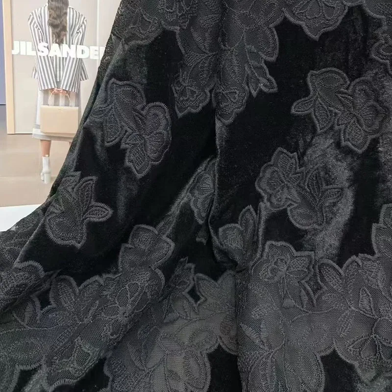 

Autumn and winter new lace embroidered floral velvet fabric with full floral patterns, lace women's clothing fabric for sewing