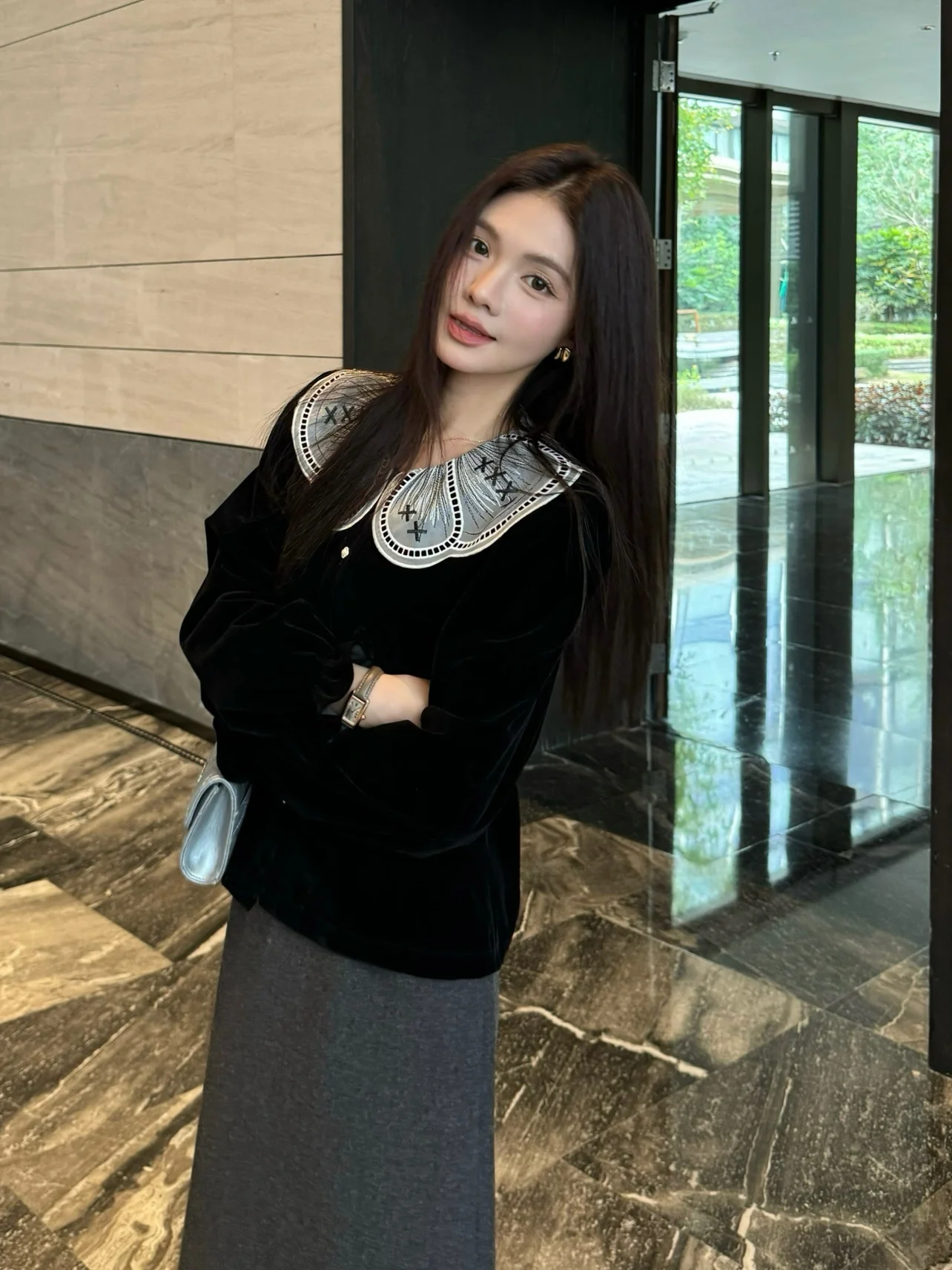 

Женская осенне-зимняя блузка UKILAU с кружевным воротником и бархатной основой, в стиле Хепберн, корейский стиль, приталенный крой