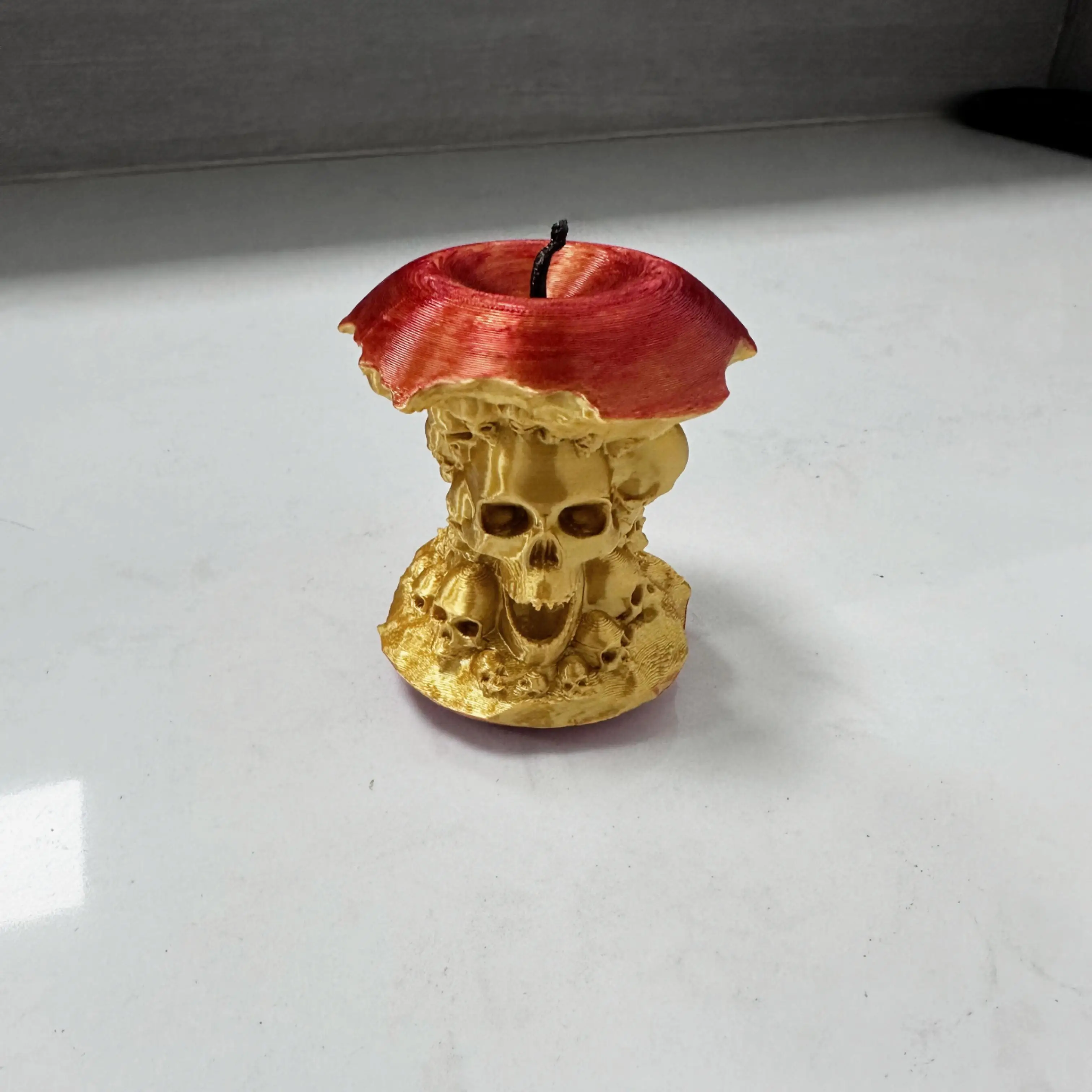 

2025 New Creative Design Skull Apples Pranky Toys for Youngers Halloween Decorations Children's Gifts Home Desktop Ornaments