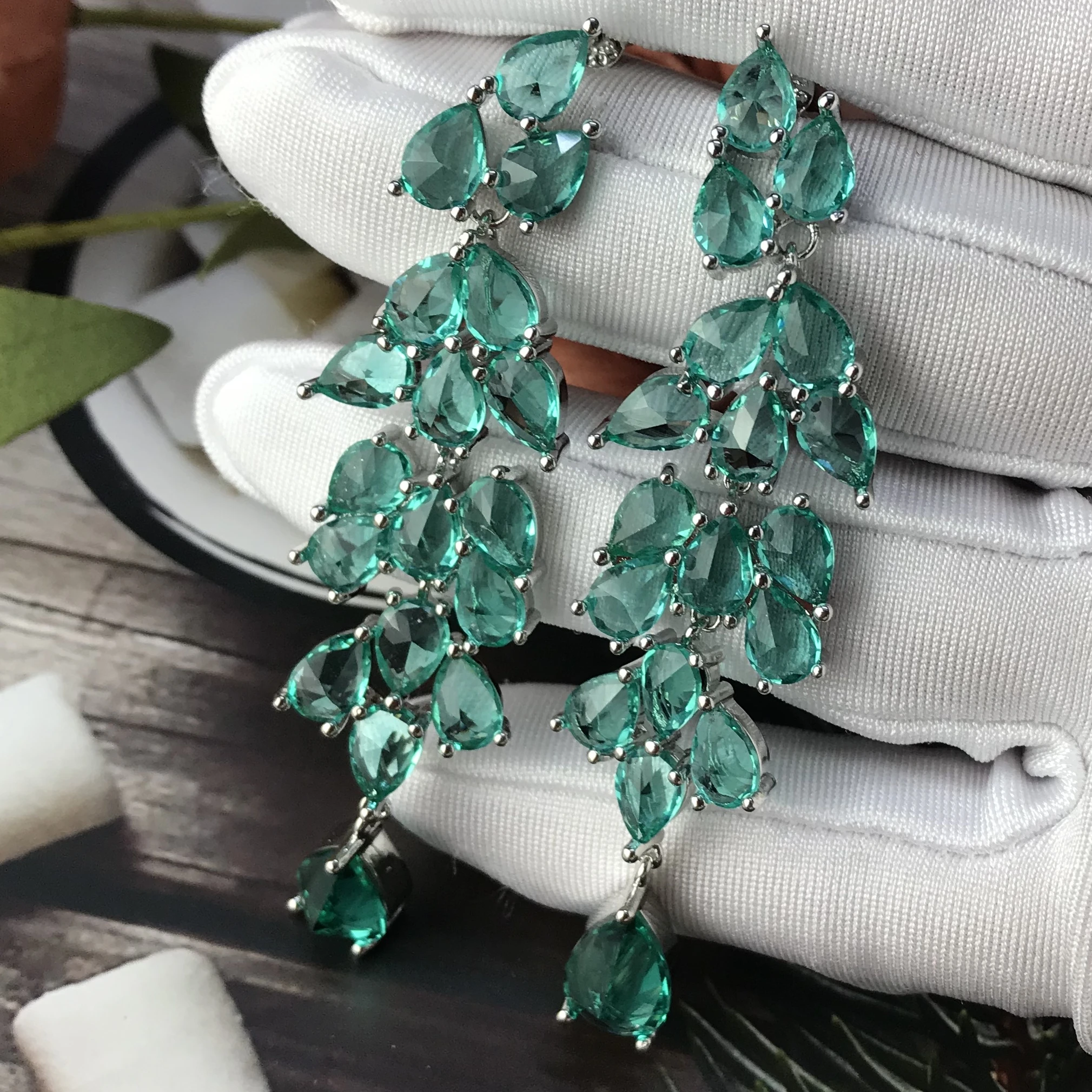 925 Silver Needle Personality Long Green Rhinestone Water Drop Dangle Earrings Women\'s Elegant Temperament Jewelry Accessories