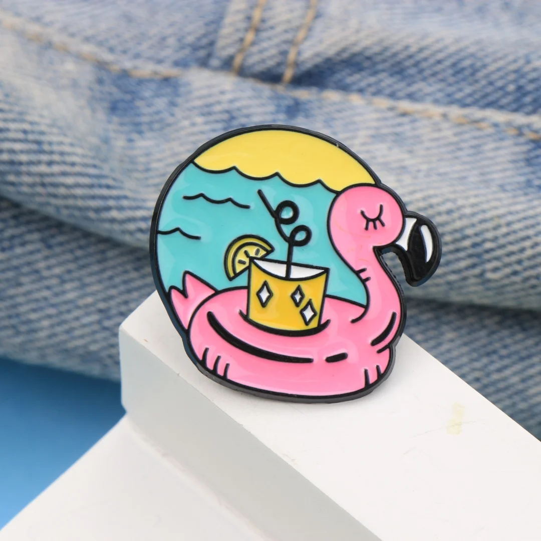 Cartoon Pink Flamingo Pool Float Enamel Brooch Tropical Sea Cocktail Summer Holiday Metal Lapel Pin Bag Hat Vacation Decor Badge