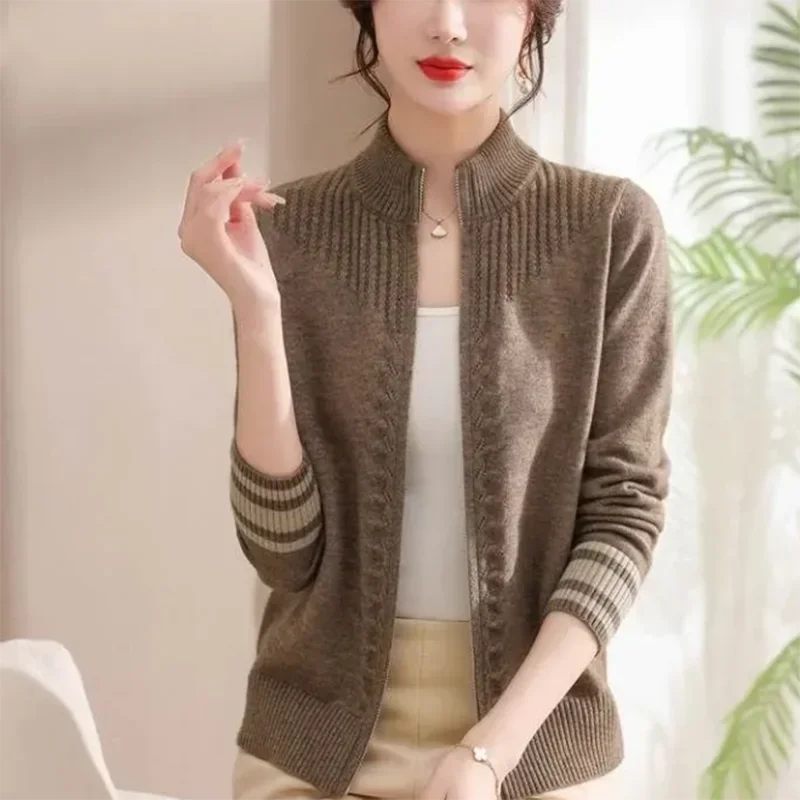 

2025Новый осенне-зимний женский топ, корейский кардиган, свитер, куртка, женская мода, свободная молния, воротник-стойка, вязаный свитер, пальто