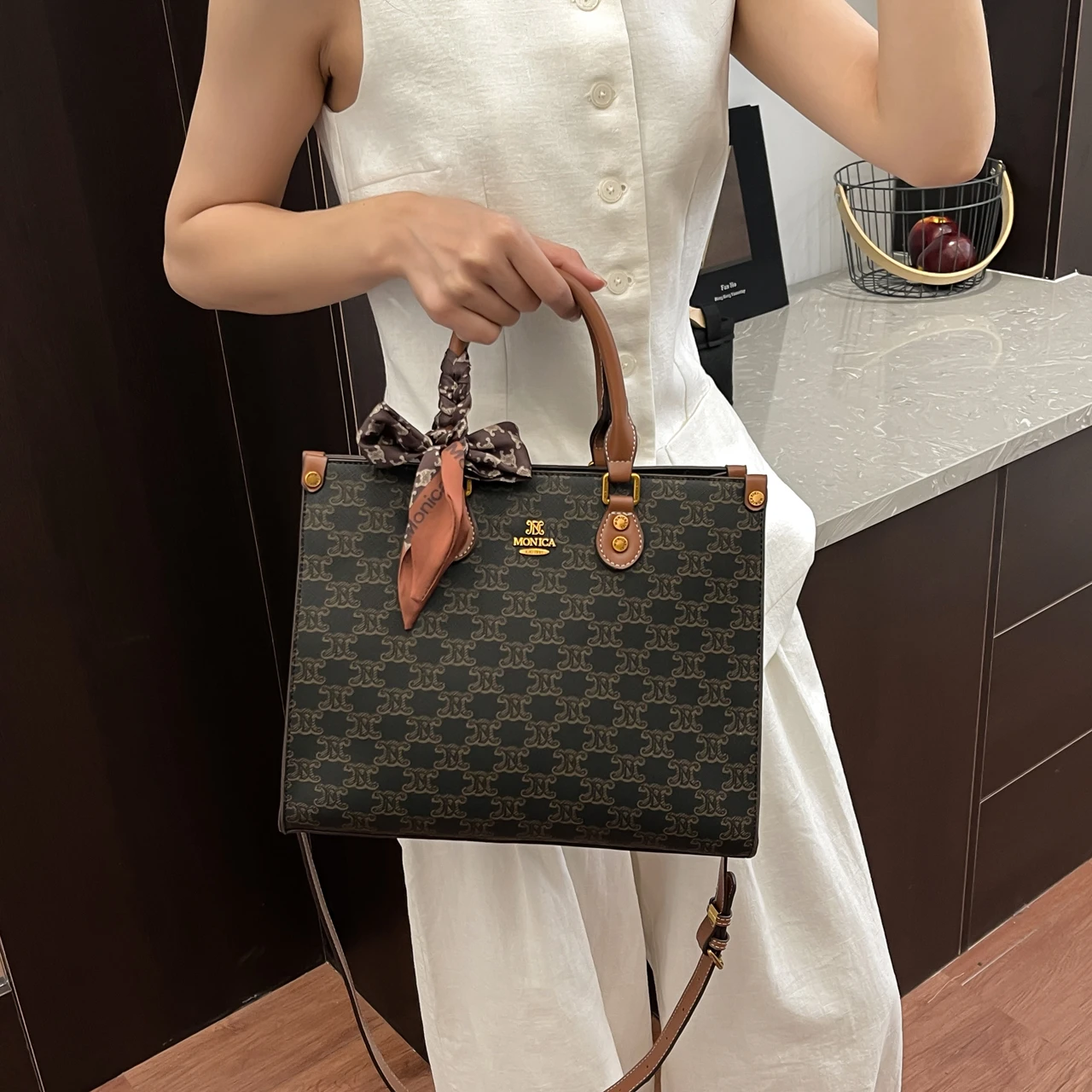 

Luxury Brand Women's Shoulder Bag, Leather Crossbody Handbag From Famous Designer, Classic Elegant And Practical Daily Use