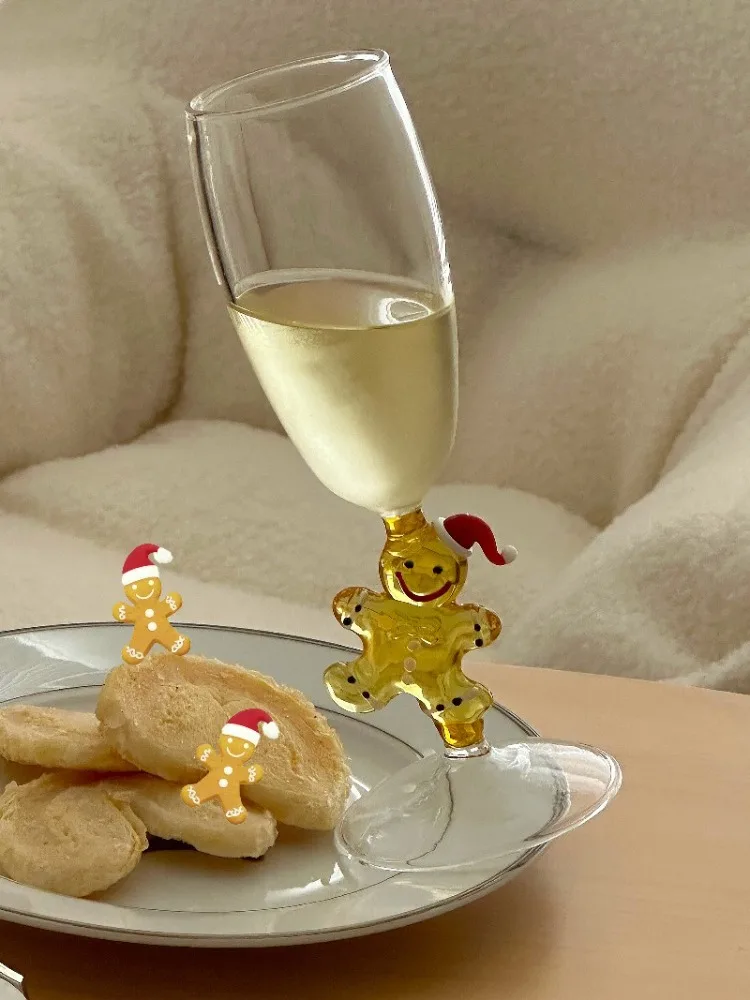 

Creative Christmas New Product Cute Gingerbread Wine Glass Ins Style Gift Tall Champagne Glass Festive Atmosphere Party Glasses