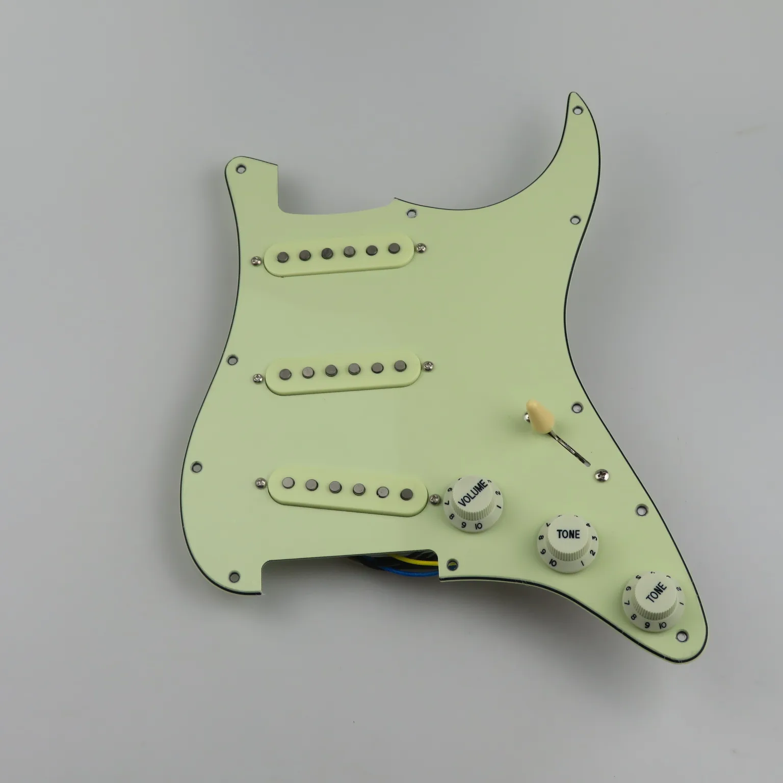 pickguard-pre-cablato-per-strat-in-verde-menta-vintage-con-3-pickup-singoli-kit-di-cablaggio-completo-per-chitarra-elettrica-st