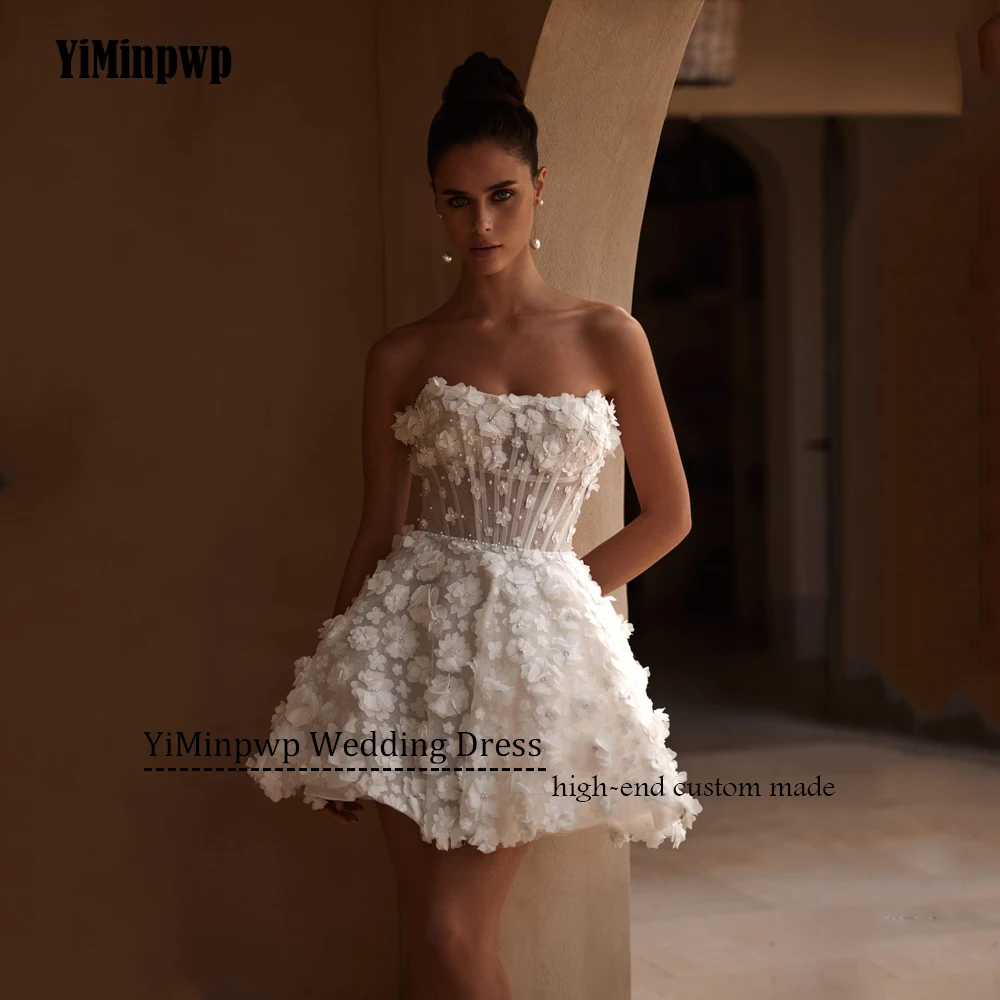 Luxuriöse kurze Brautkleider, A-Linie, trägerlos, Perlen, Blumenapplikationen, ärmelloses Brautkleid, Mini-Abschlussball-Partykleid, individuell gestaltet