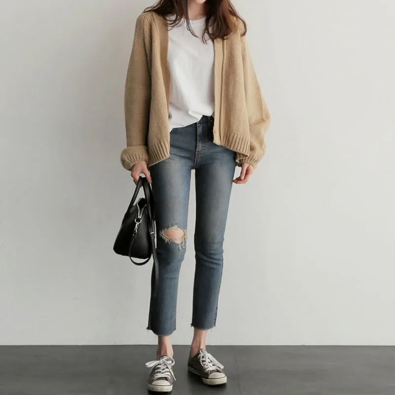 

Loose and lazy style women's short knitted cardigan, warm and comfortable in autumn and winter, fashionable women's sweater jack