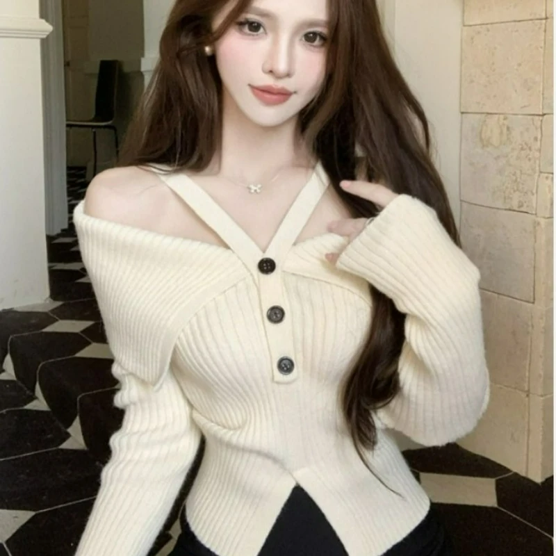 

2026 Autumn Winter New Design Unique Stylish Sweater French Style Sexy Girl Red Halter-neck One-shoulder Knitted Top for Women