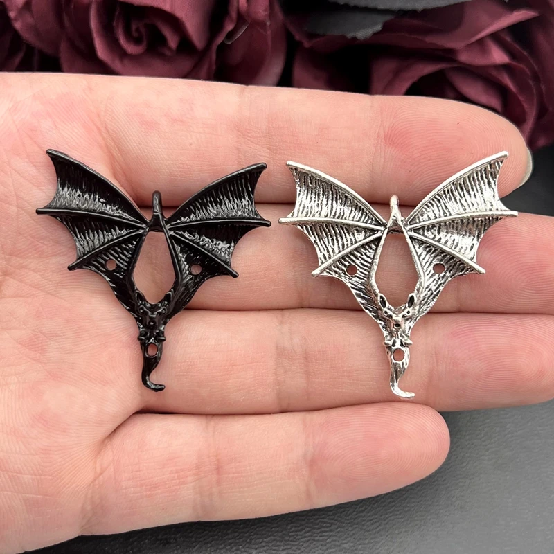 New 5 Pieces/Batch 42*40mm Retro Metal Vampire Bat Animal Antique Silver Black Galvanized Alloy Bat Pendant DIY Jewelry Making