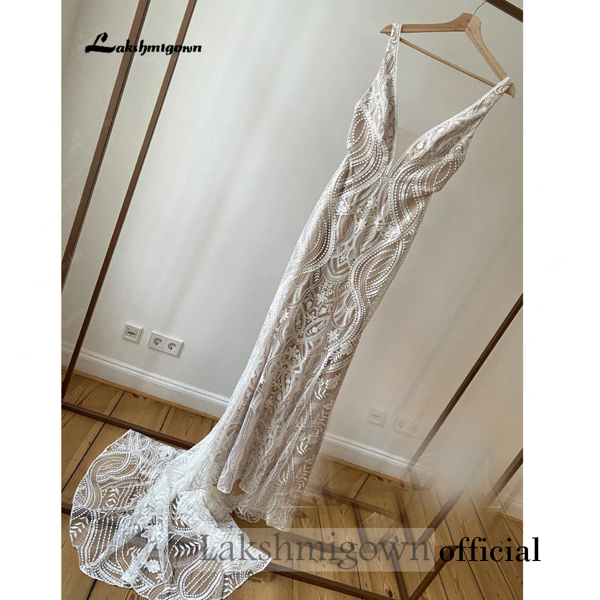 Böhmisches Meerjungfrauen-Hochzeitskleid mit tiefem V-Ausschnitt, ärmellosem Spitzen-Brautkleid, rückenfreiem, transparentem Spitzen-Hochzeitskleid für Damen, individuell anpassbar – Detail 8