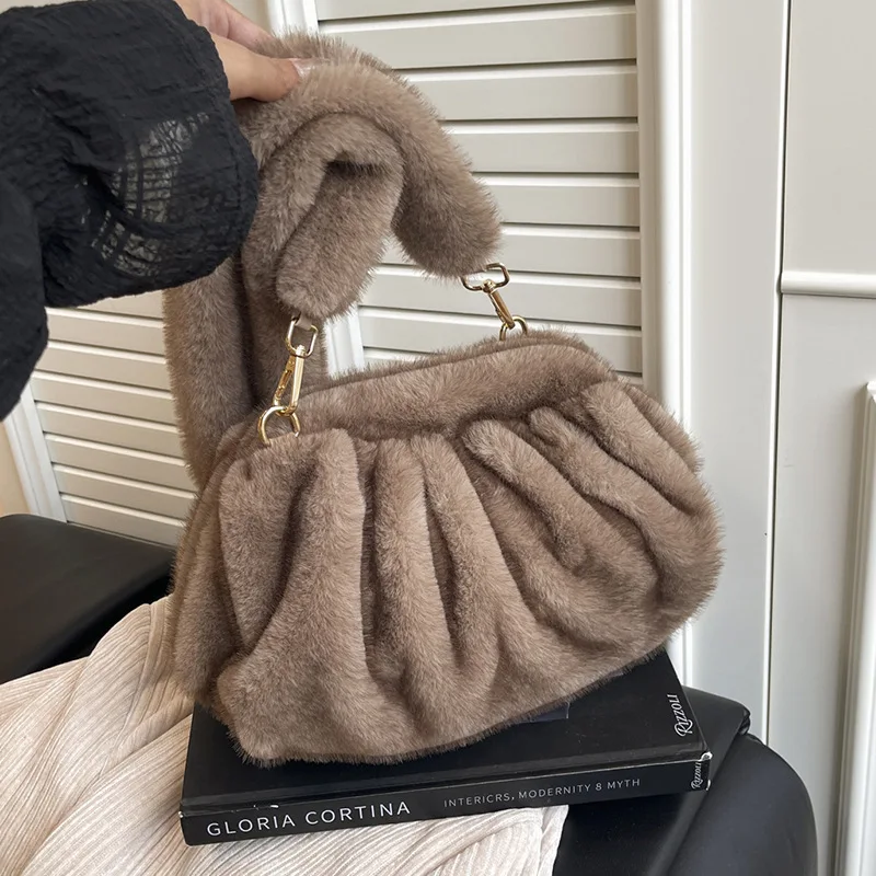 

Pleated Shoulder Bags Faux Fur Wrinkled Cloud Bag Soft Furry Shoulder Bags for Women 2025 Winter Plush Handbags Crossbody Bag