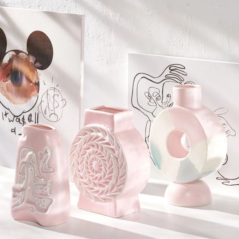 

Creative ceramic vase - In style of Morandi, with pink decorative dried flowers