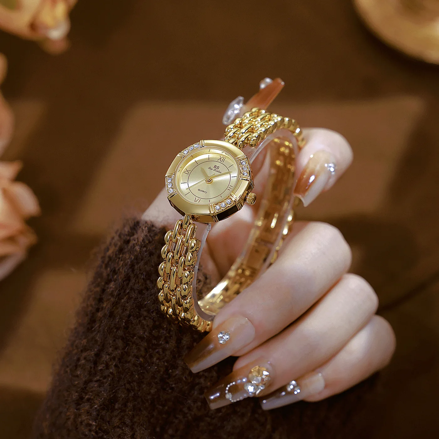 Light Luxury Retro Style Women's Watches Gold Roman Numeral Watch For Woman Octagonal Diamonds Dial Quartz Ladies Wristwatch