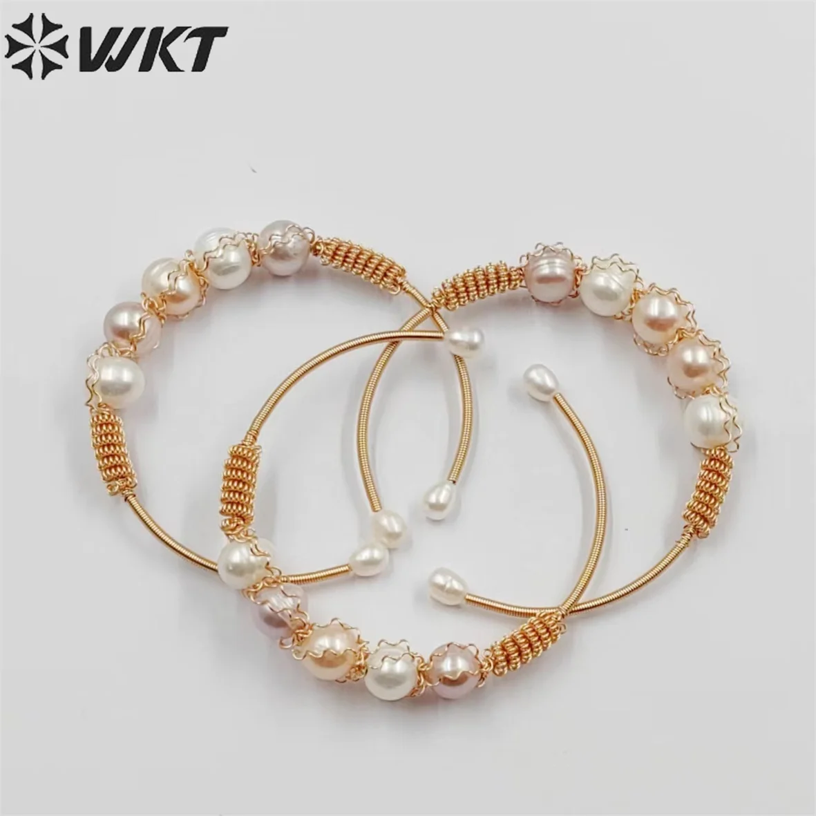 WT-MPB078  WKT 2022 Noble Heart Shape Shell & Yellow Brass Bracelet Women Wedding Gift New Style Accessories INS