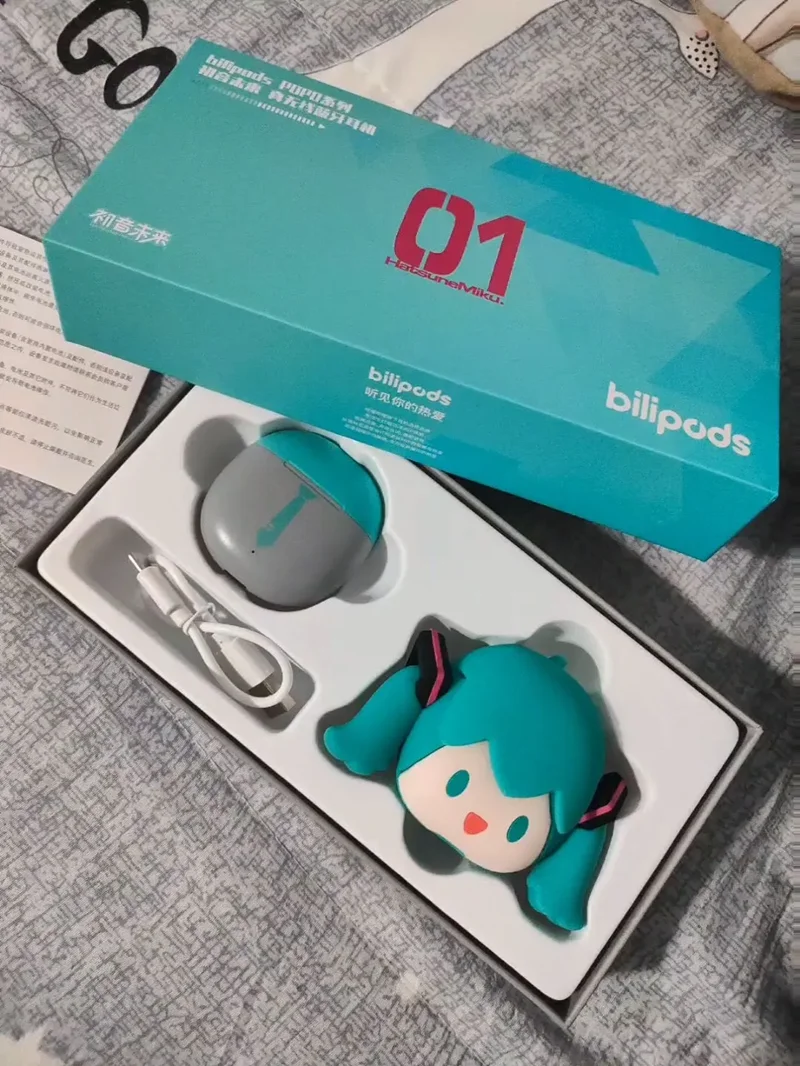 Hatsune Miku Anime Cartoon Wireless Bluetooth Headphones Set Cute Silicone Protective Cover Semi-In-Ear Girls Christmas Gifts