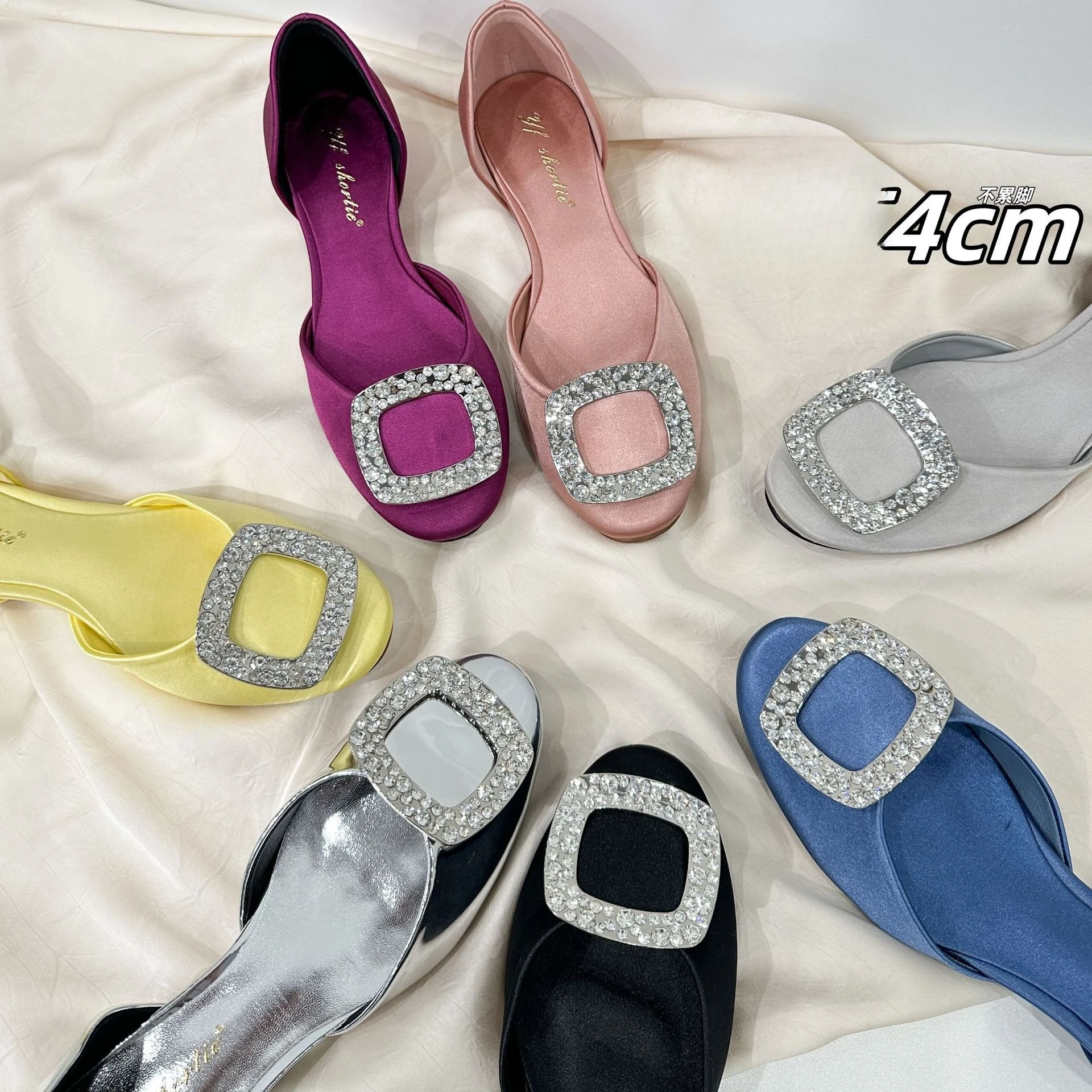 

Женские невидимые сандалии с квадратным носком высотой 4 см, удобные модельные туфли из шелкового атласа с квадратной пряжкой и стразами на низком каблуке