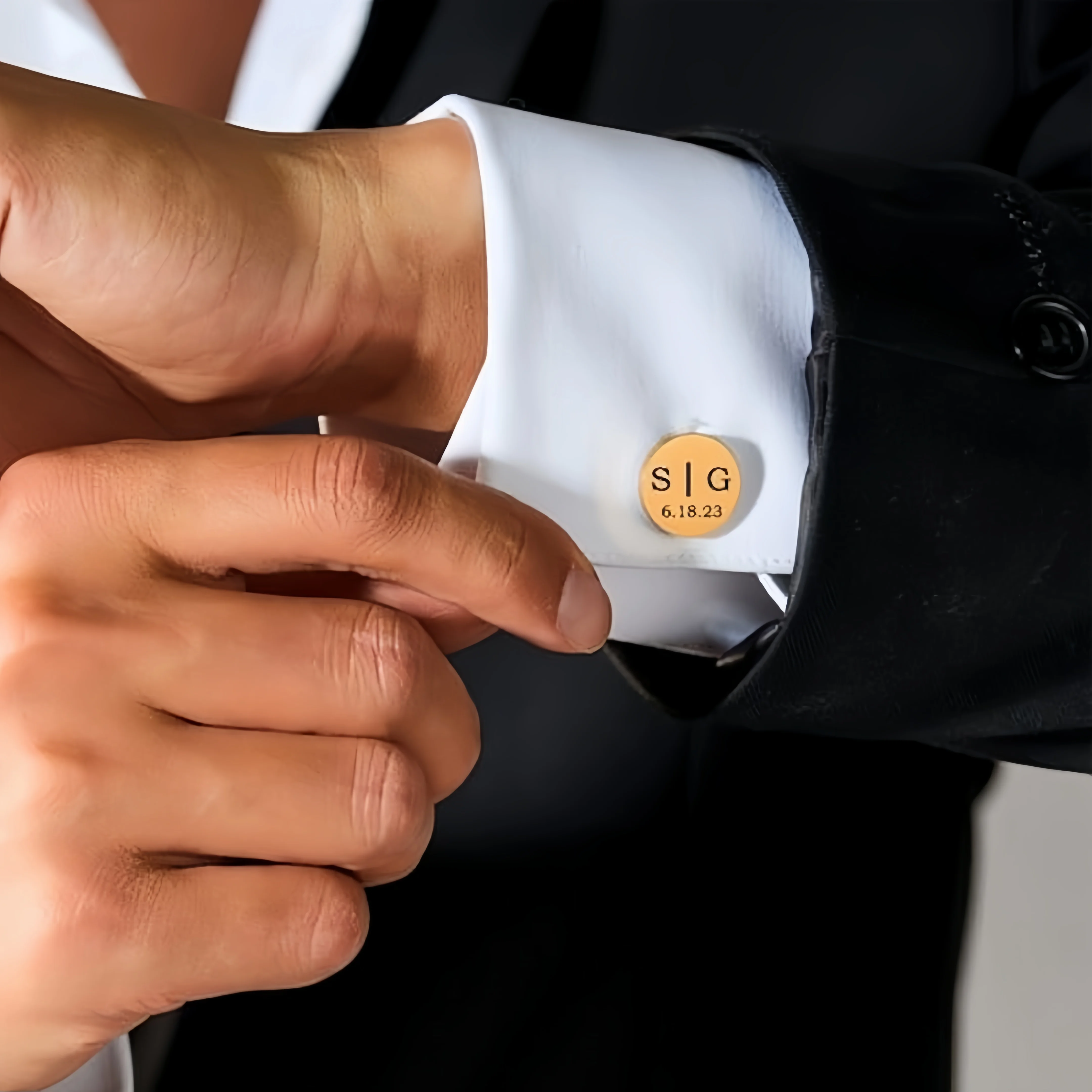 Thumbnail 2 - #44 Highest Rated Cufflinks to Buy in 2026