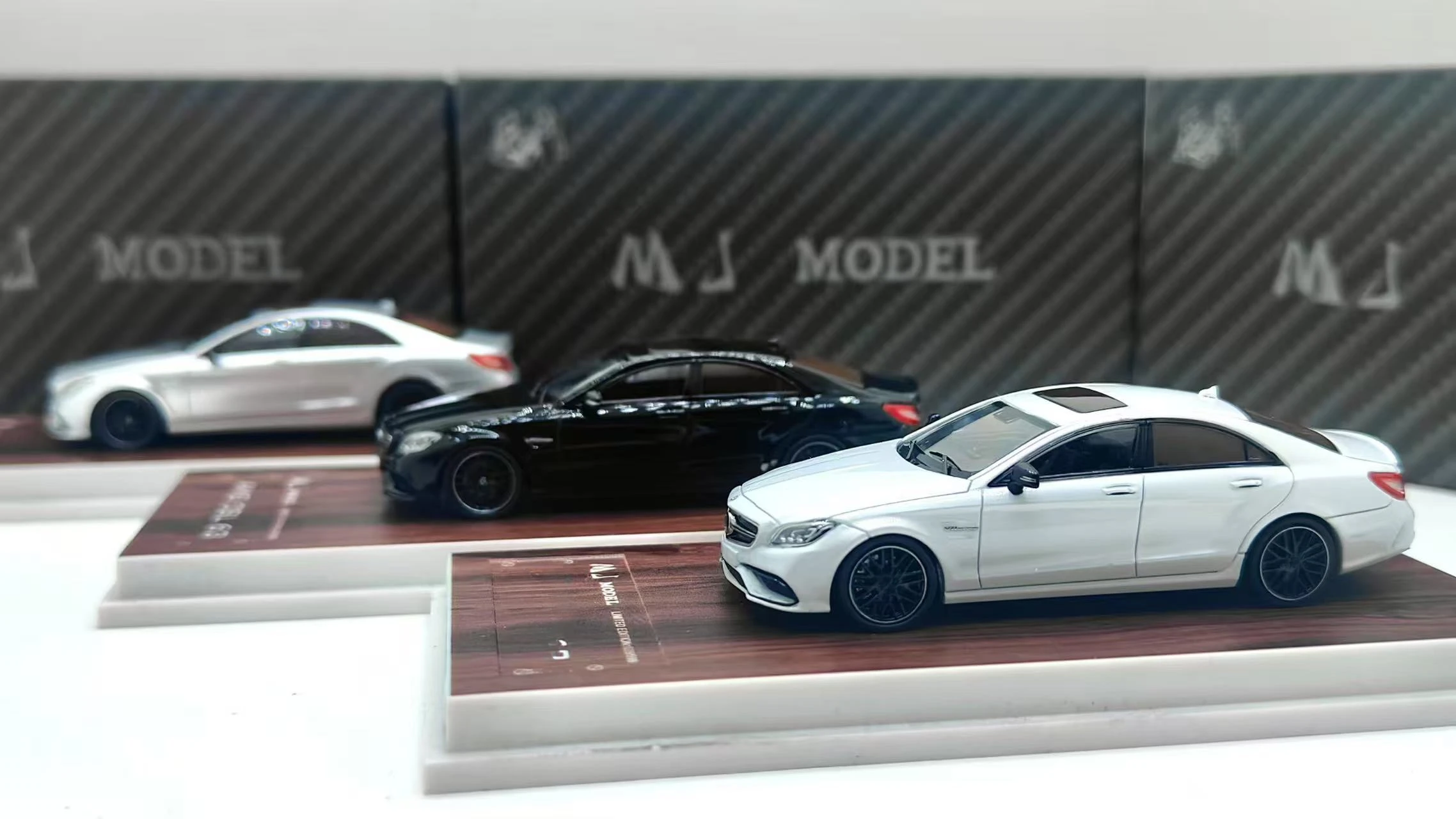 シルバーデビルズアイセダンエディションモデル,mj 1:64 cls63,事前注文